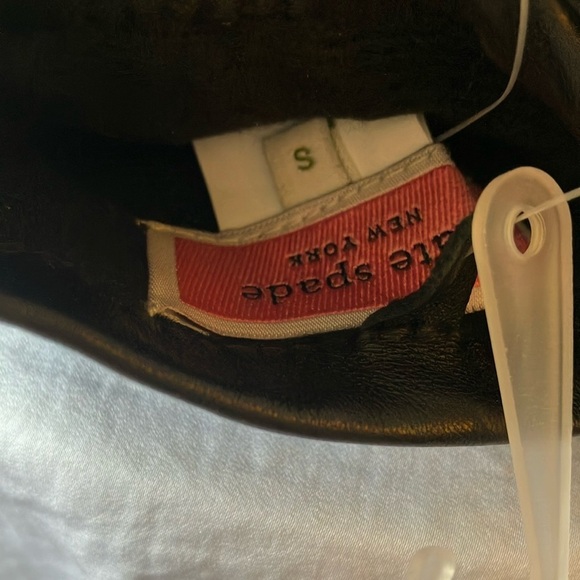 Kate Spade: Black cut out Spade Leather Gloves- Gold Tone- Small - Picture 7 of 16